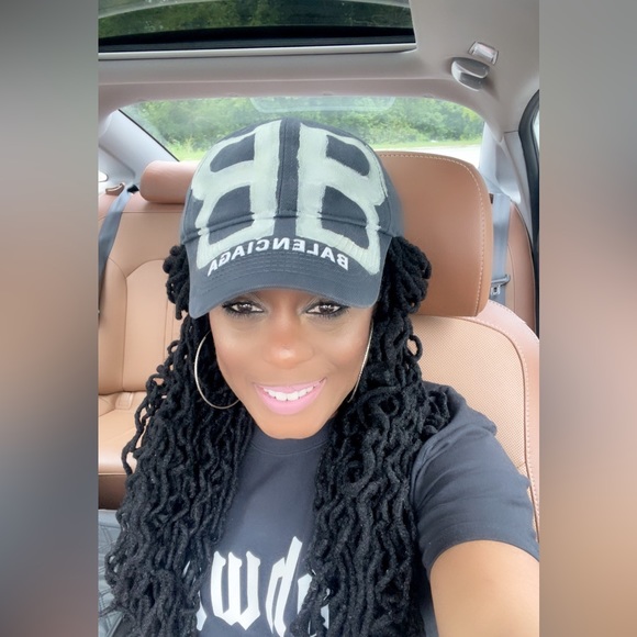 Meet your Posher, Brandy - Picture 3 of 15